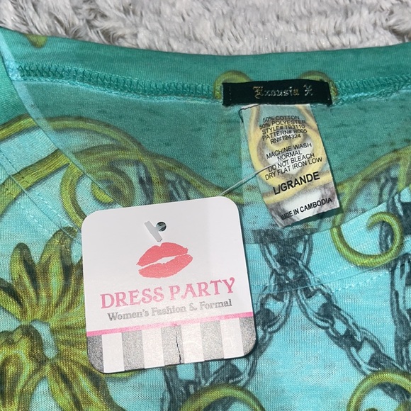 Blue Chain Pattern Blouse - Picture 2 of 3